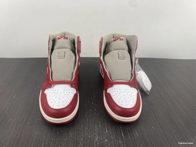 HYPE (W) OG Jordan Chenille 1 DJ4891-061 Newstalgia High 0818